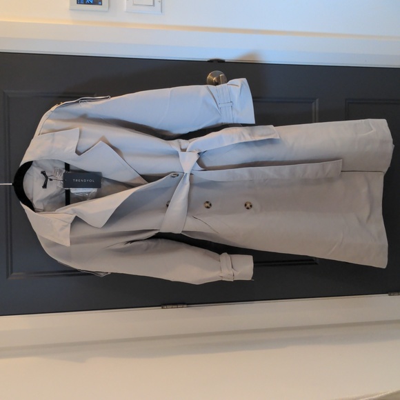 Trendyol trench coat SZ 8 US - Picture 5 of 13